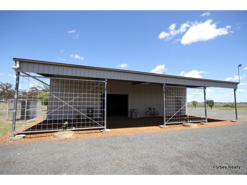 12 Southern Cross Drive, Dalby QLD 4405