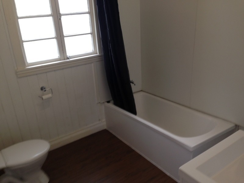 4 Knowles Street, Dalby QLD 4405