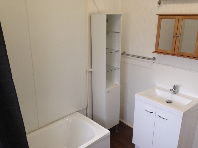 4 Knowles Street, Dalby QLD 4405