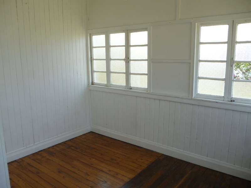 4 Knowles Street, Dalby QLD 4405