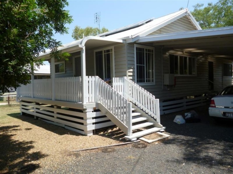 8 Carlow Drive, Dalby QLD 4405