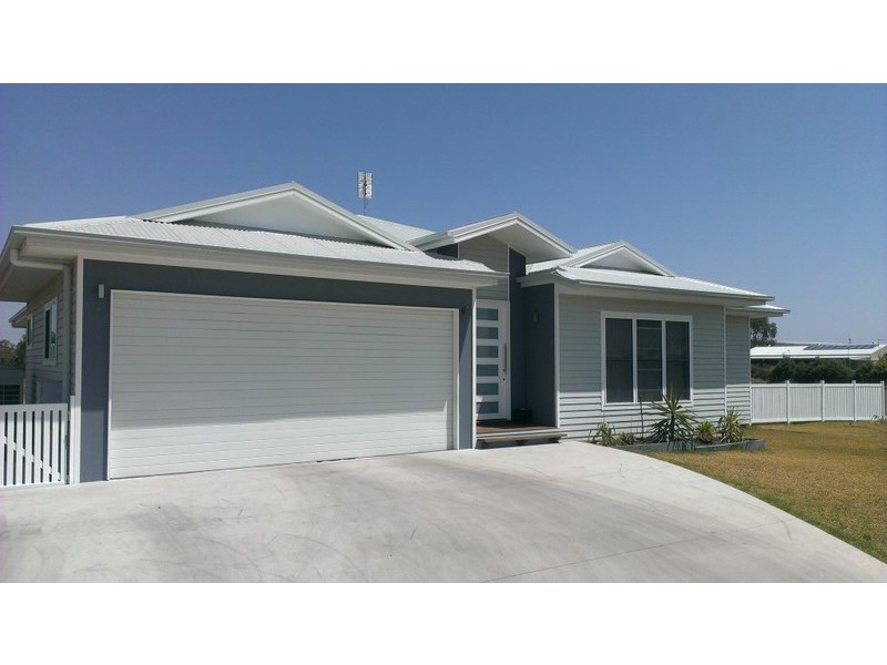 12 Vanessa Drive, Dalby QLD 4405