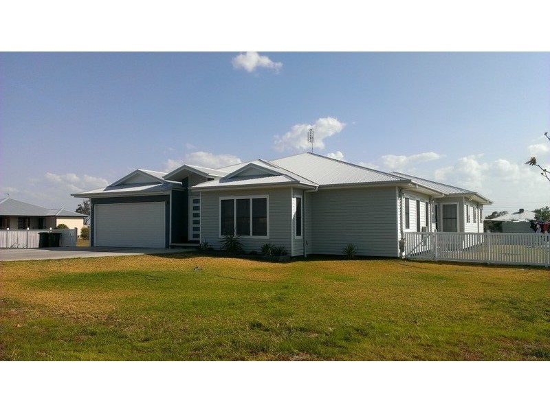 12 Vanessa Drive, Dalby QLD 4405