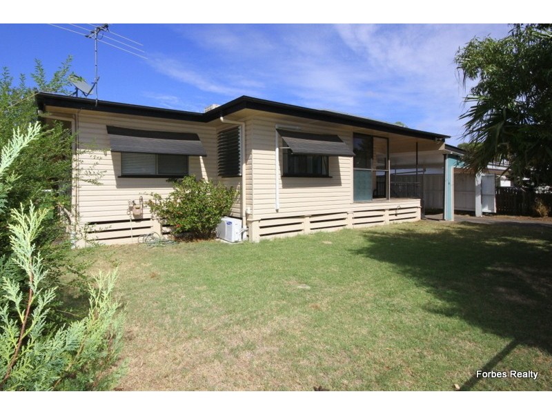 22 Ayrton Street, Dalby QLD 4405