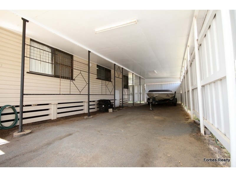 22 Ayrton Street, Dalby QLD 4405