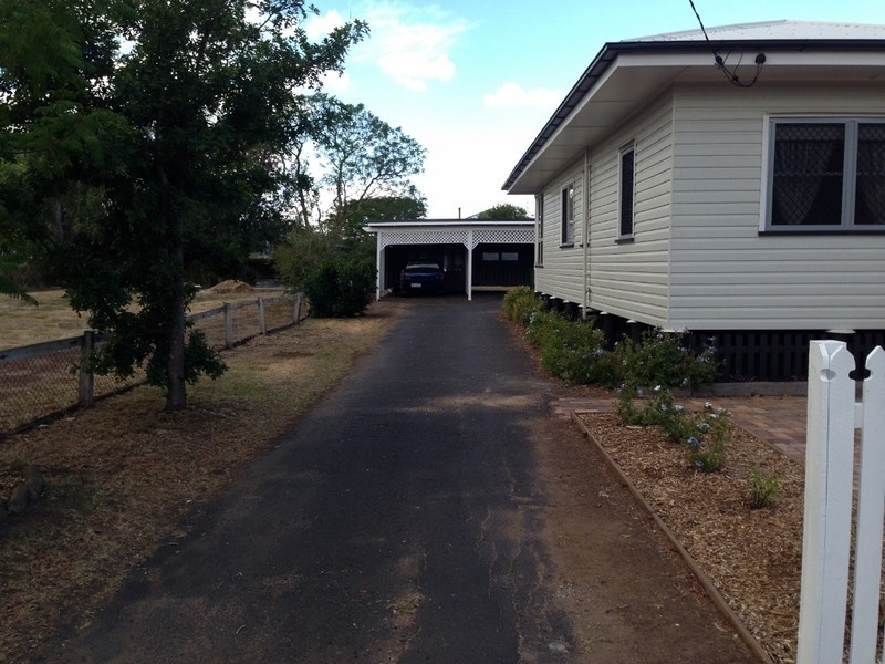 9 Archibald Street, Dalby QLD 4405