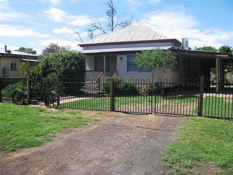 141 Pratten Street, Dalby QLD 4405