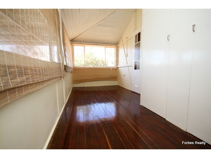 32 Skelton Street, Dalby QLD 4405