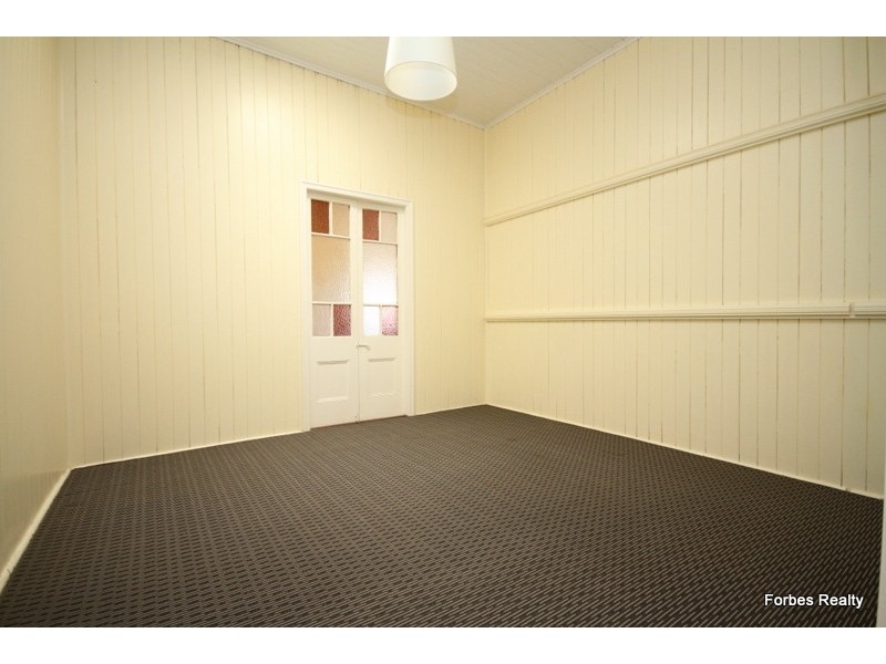 32 Skelton Street, Dalby QLD 4405