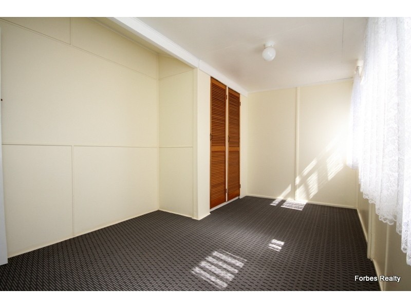 32 Skelton Street, Dalby QLD 4405