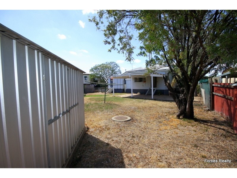 32 Skelton Street, Dalby QLD 4405