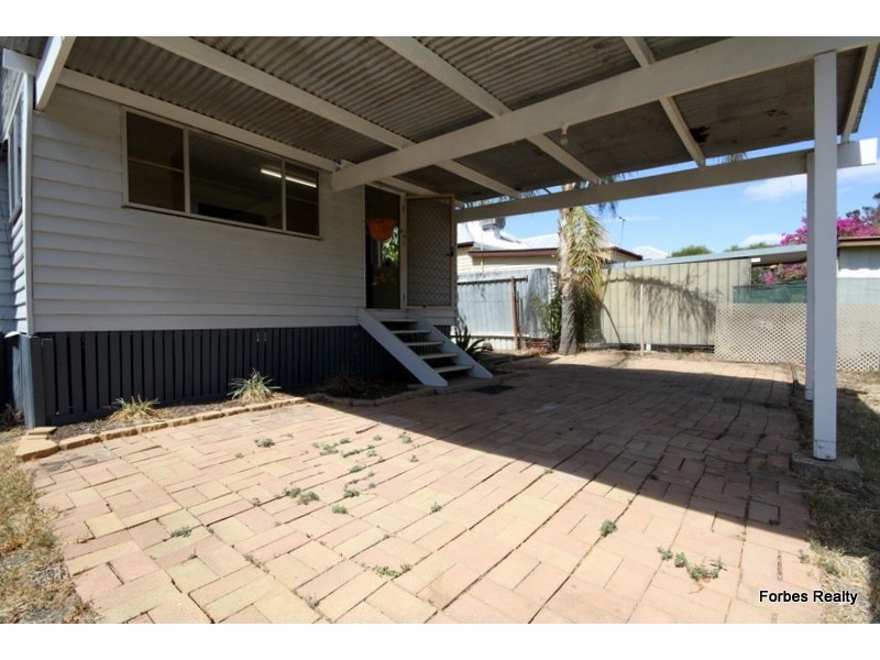 32 Skelton Street, Dalby QLD 4405