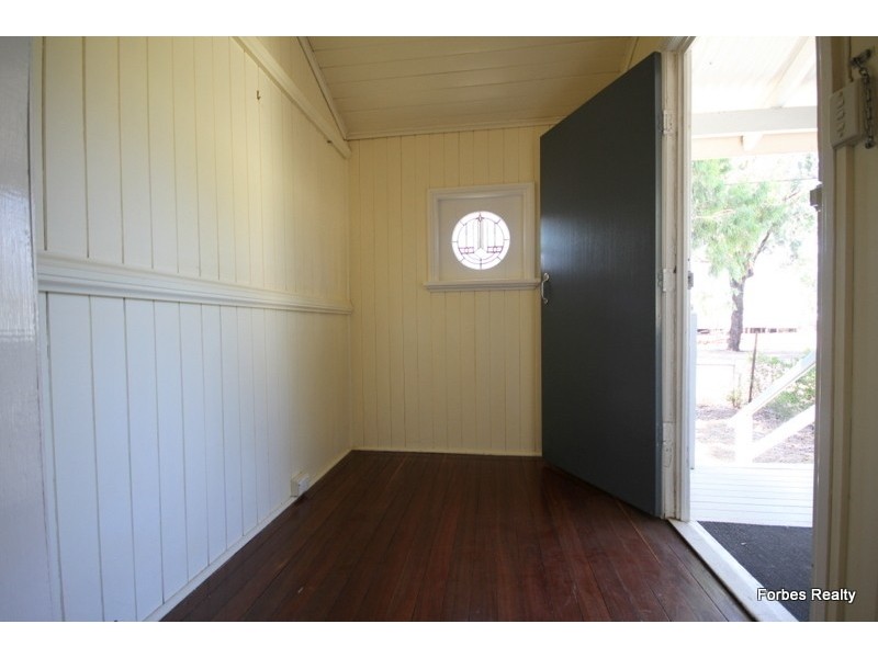 32 Skelton Street, Dalby QLD 4405