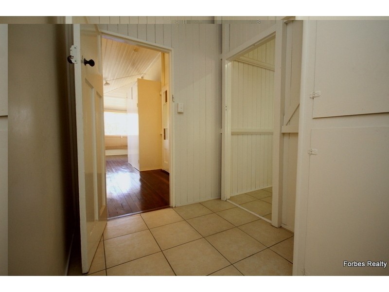 32 Skelton Street, Dalby QLD 4405