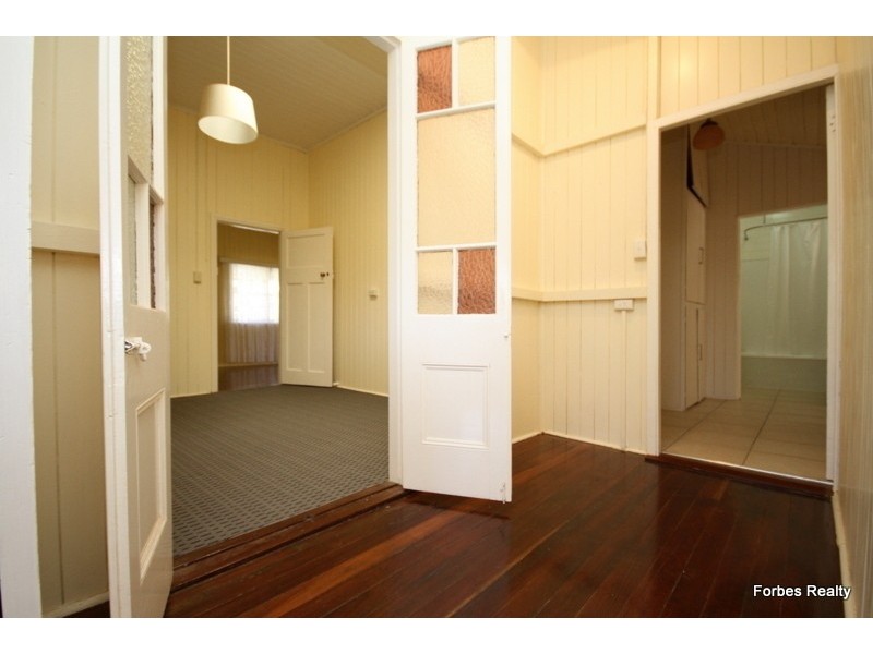 32 Skelton Street, Dalby QLD 4405