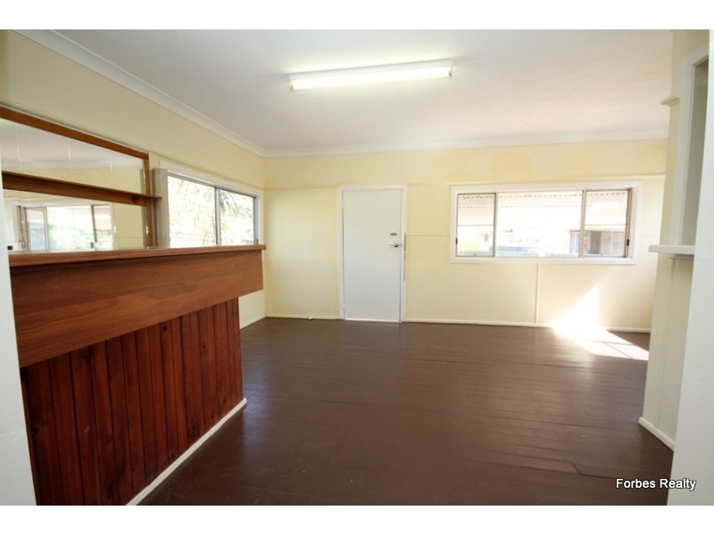 32 Skelton Street, Dalby QLD 4405