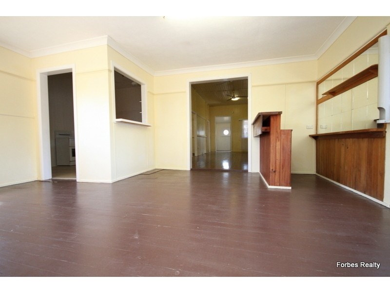 32 Skelton Street, Dalby QLD 4405