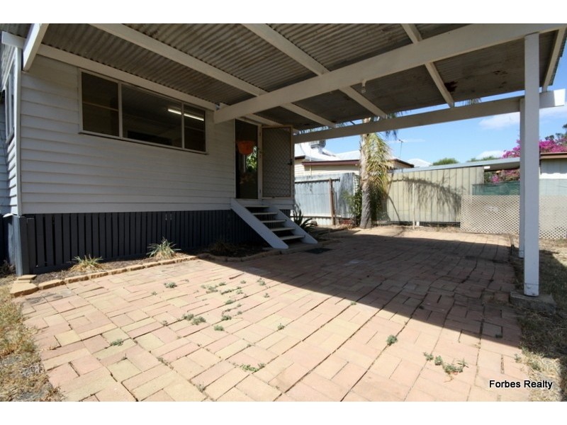 32 Skelton Street, Dalby QLD 4405