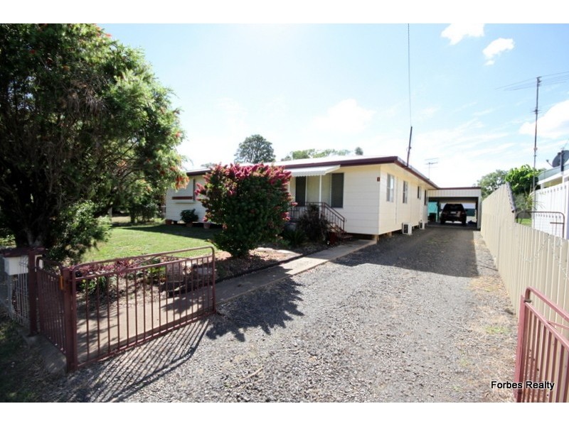 7 McQueen Street, Dalby QLD 4405