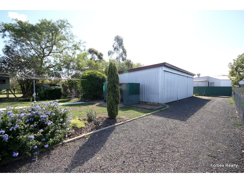 7 McQueen Street, Dalby QLD 4405