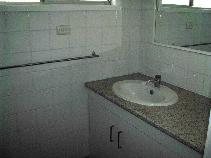 1/15 Nicholson, Dalby QLD 4405