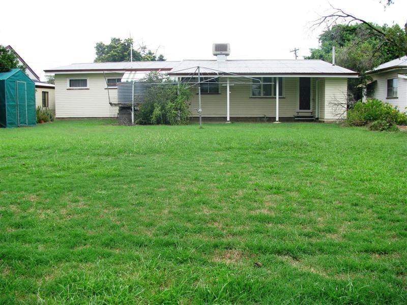 14 Knox Street, Dalby QLD 4405