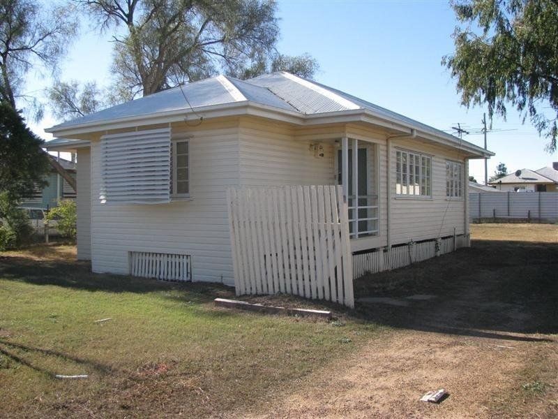 43 Drury Street, Dalby QLD 4405