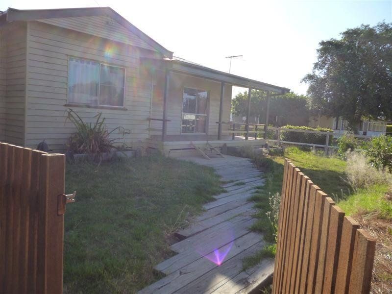6 Knox Street, Dalby QLD 4405