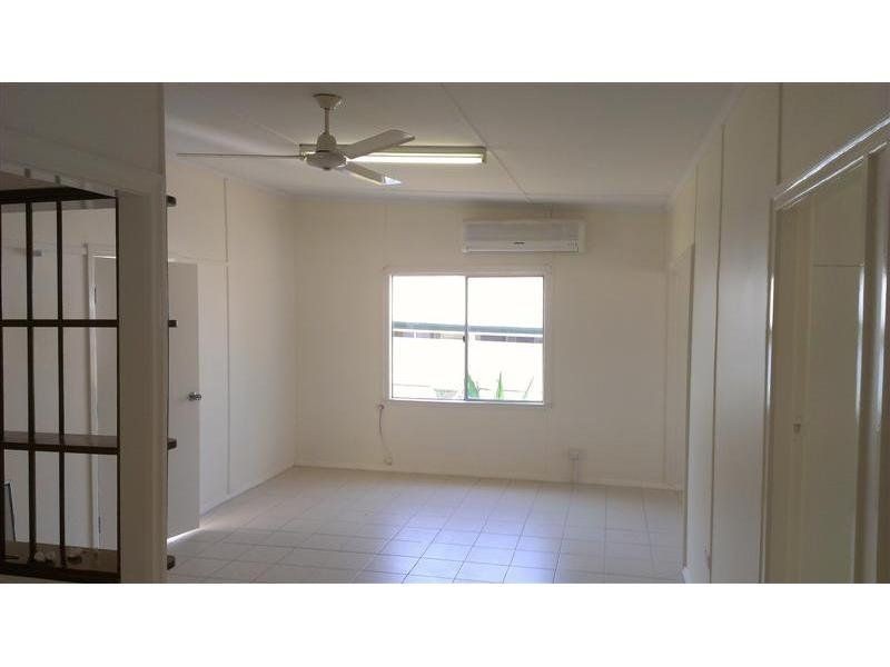12 Moy Street, Dalby QLD 4405