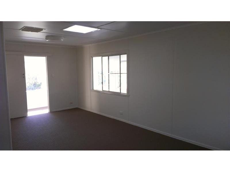 2 Knox Street, Dalby QLD 4405