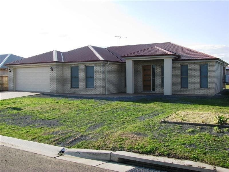 21 Gleneagles Drive, Dalby QLD 4405