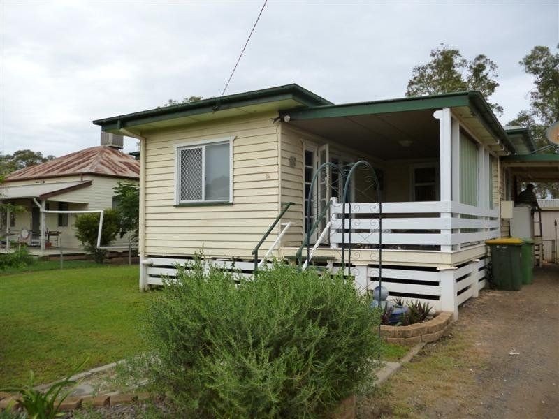 8A Loam Street, Dalby QLD 4405