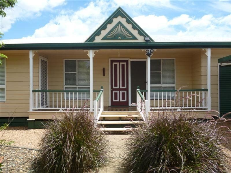 11 Leichhardt Street, Dalby QLD 4405