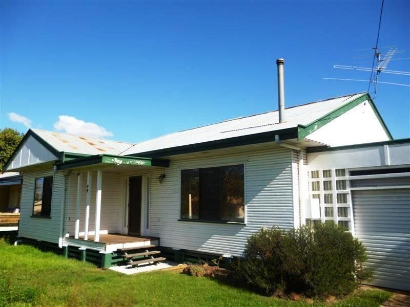 44 Palmer Street, Dalby QLD 4405