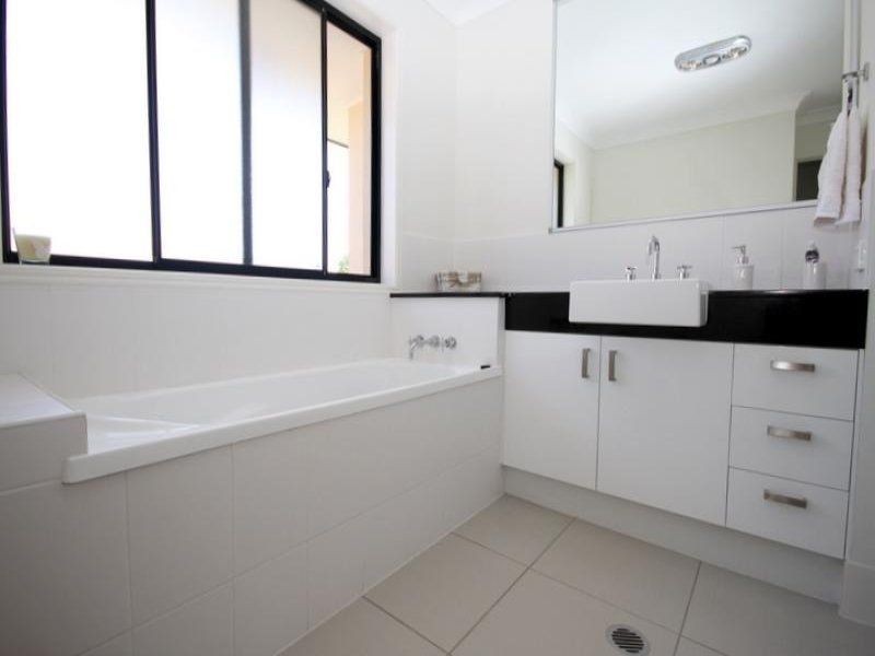 37 Southern Cross Drive, Dalby QLD 4405