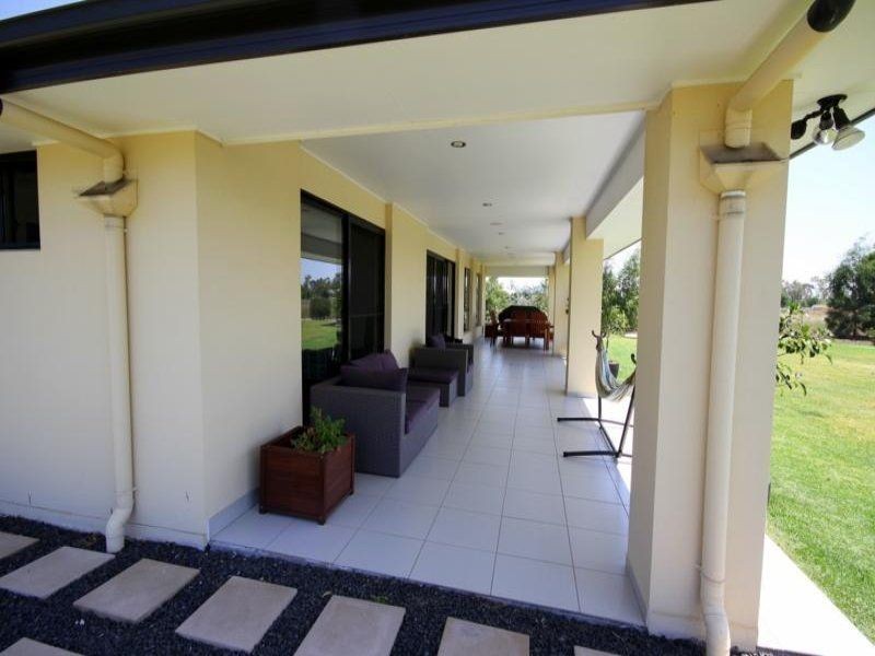 37 Southern Cross Drive, Dalby QLD 4405