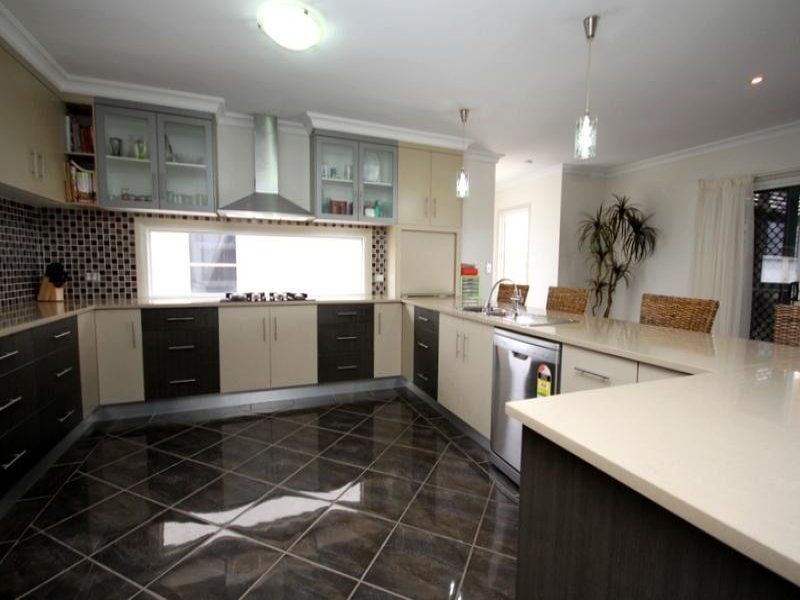11 Henderson Street, Dalby QLD 4405