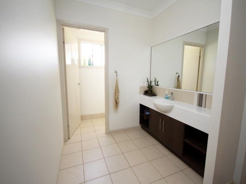 11 Henderson Street, Dalby QLD 4405