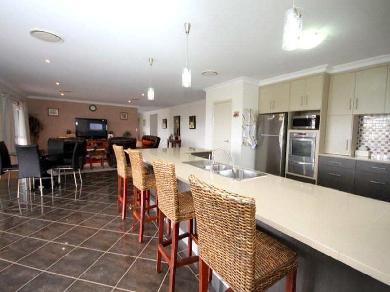 11 Henderson Street, Dalby QLD 4405