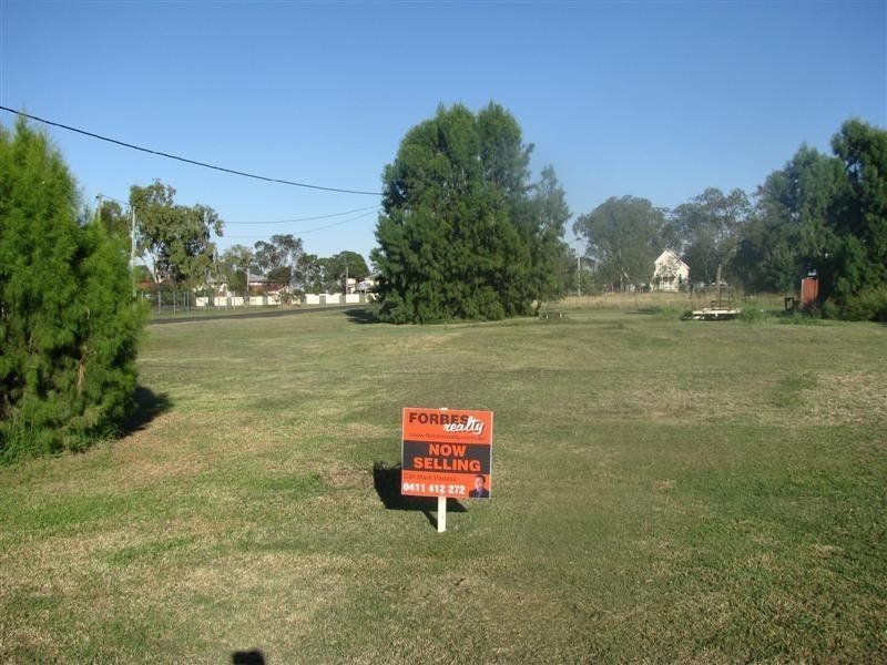 50 Moffatt Street, Kaimkillenbun QLD 4406