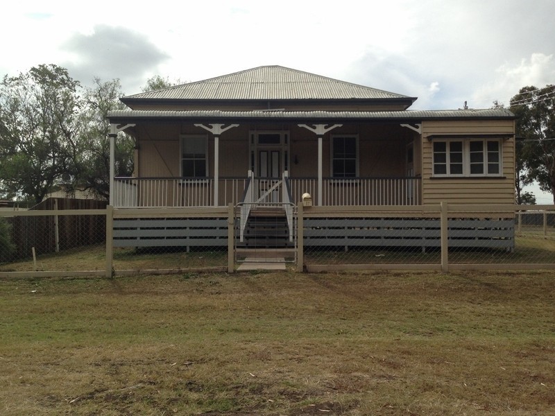 11 Williams St, Dalby QLD 4405