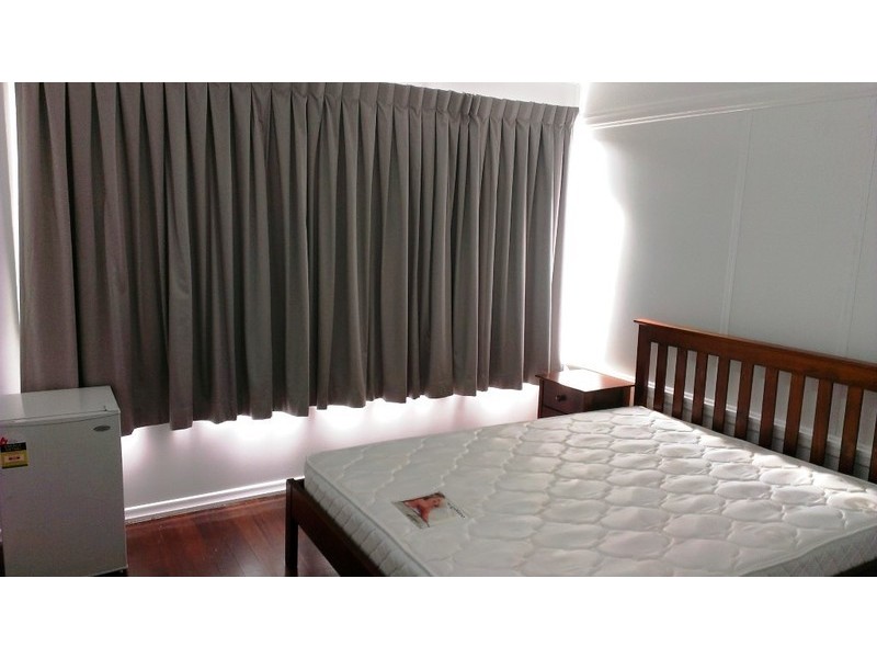 77 Condamine Street, Dalby QLD 4405