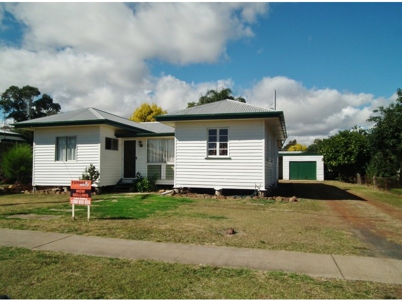 9 Nicholson Street, Dalby QLD 4405