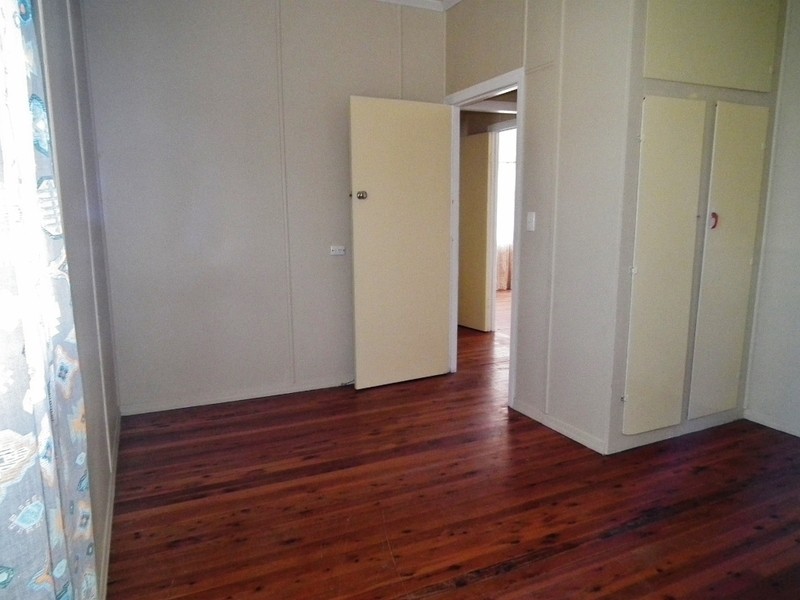 9 Nicholson Street, Dalby QLD 4405