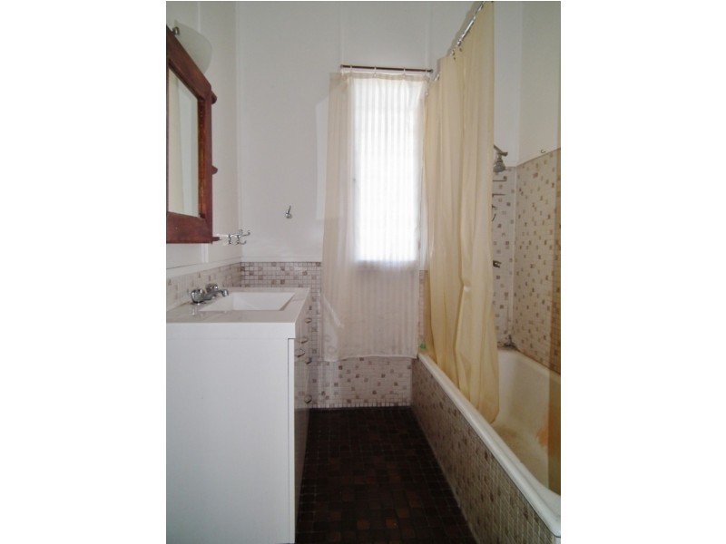 9 Nicholson Street, Dalby QLD 4405