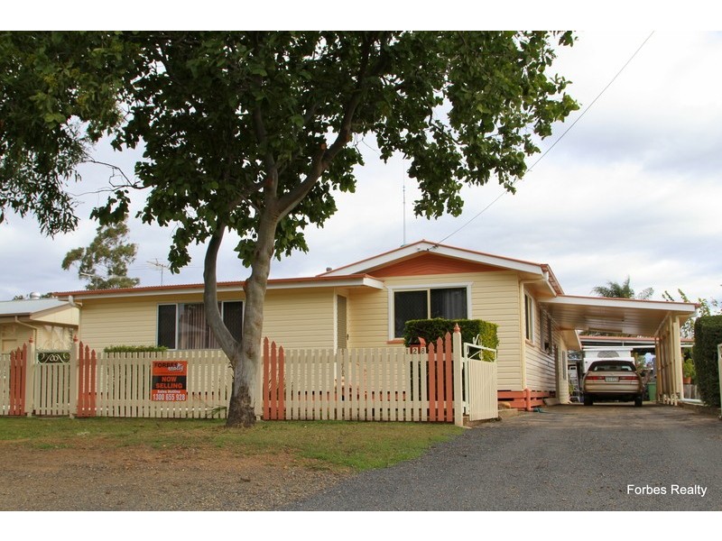 128 Edward Street, Dalby QLD 4405