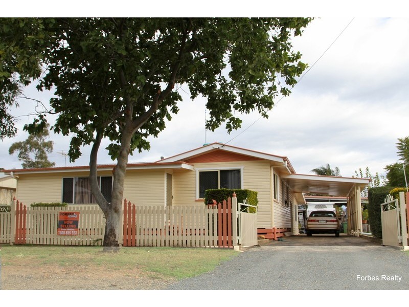 128 Edward Street, Dalby QLD 4405