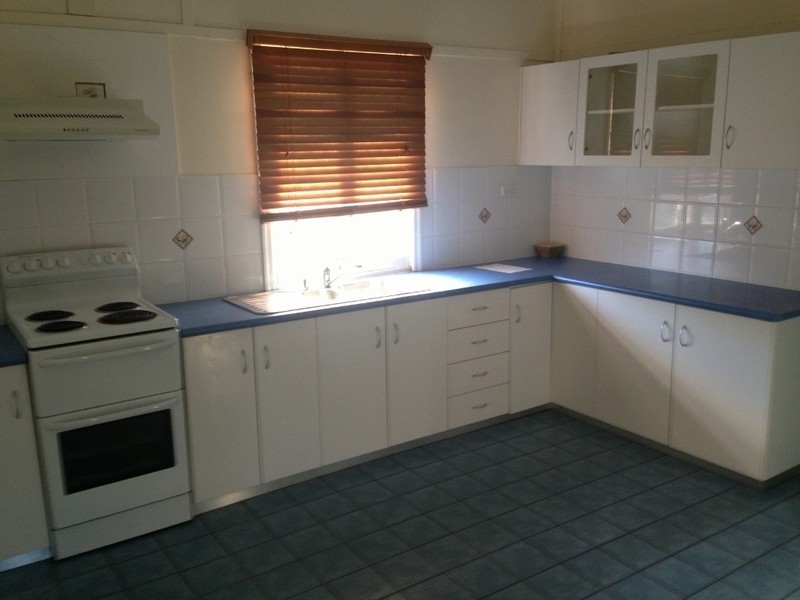 11 Wooburn Street, Dalby QLD 4405