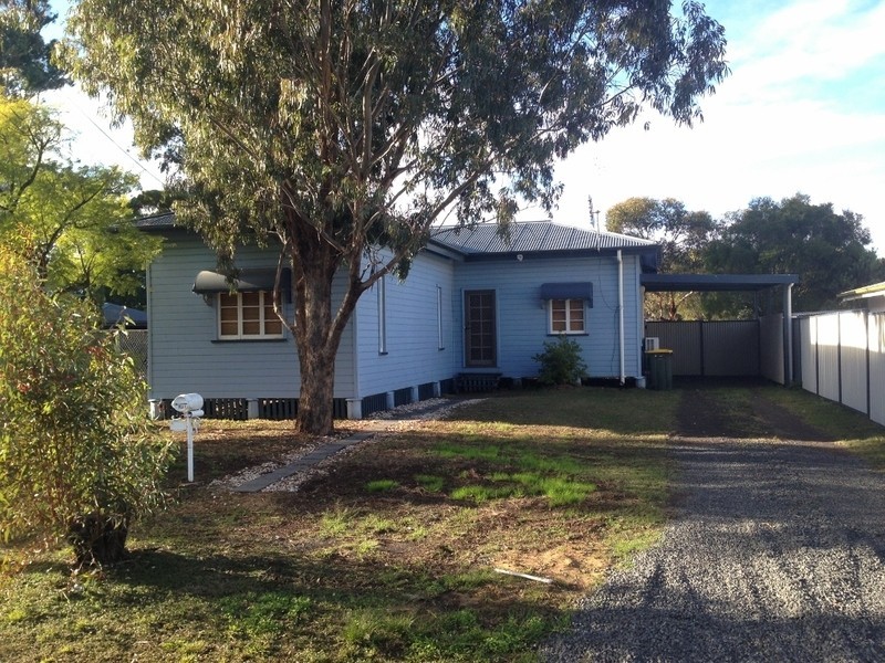 11 Wooburn Street, Dalby QLD 4405