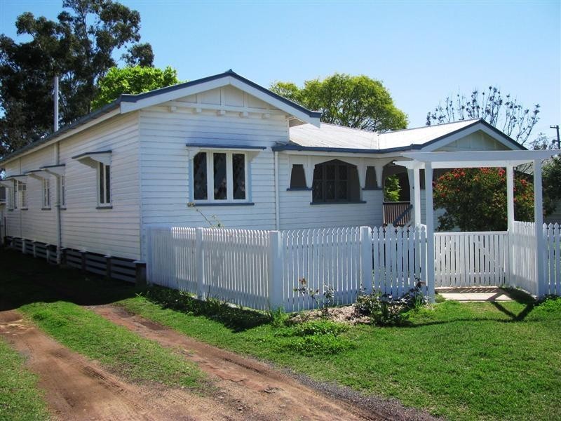 6  Condamine St, Dalby QLD 4405